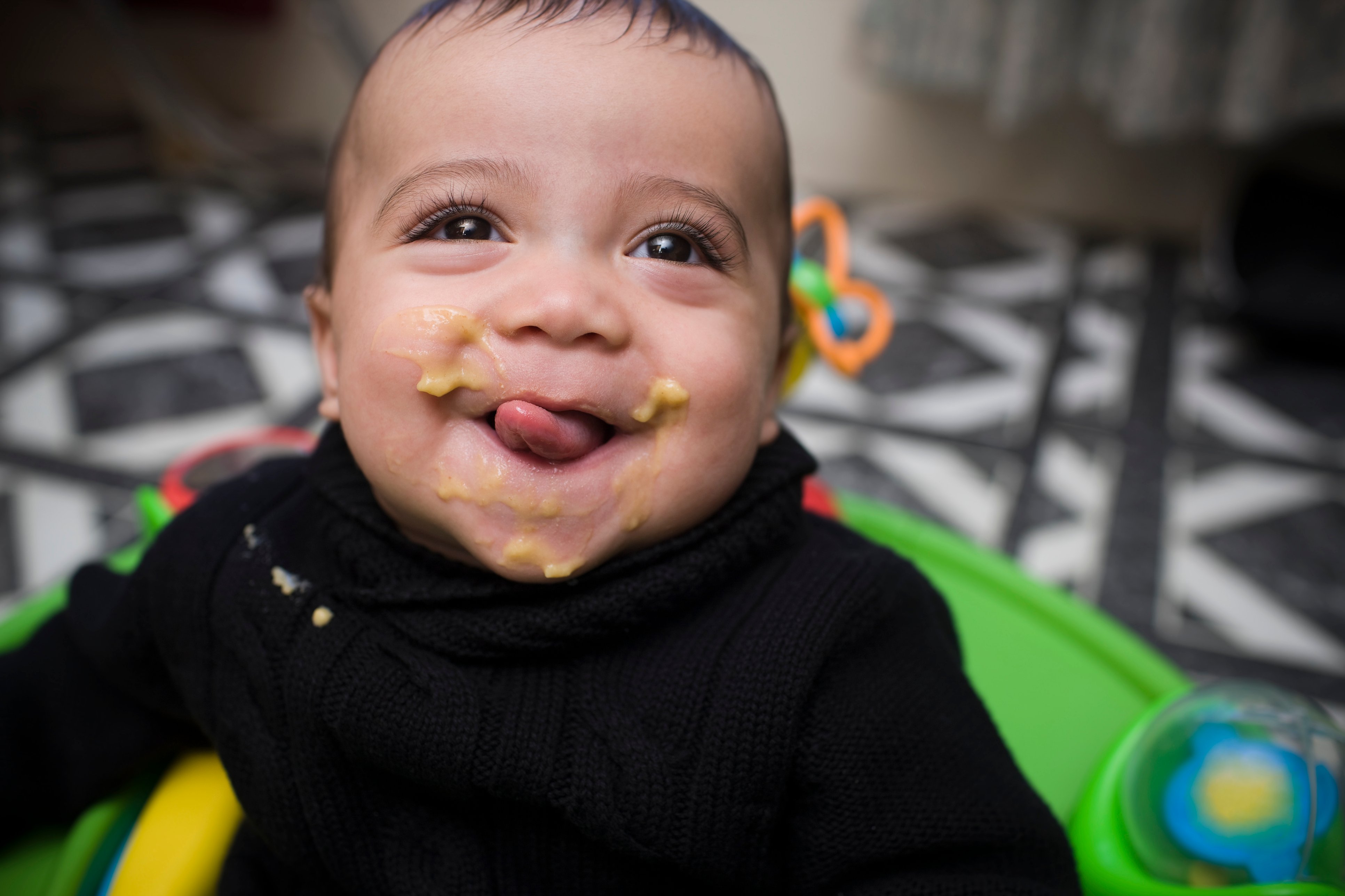 Baby fussy fashion while eating solids